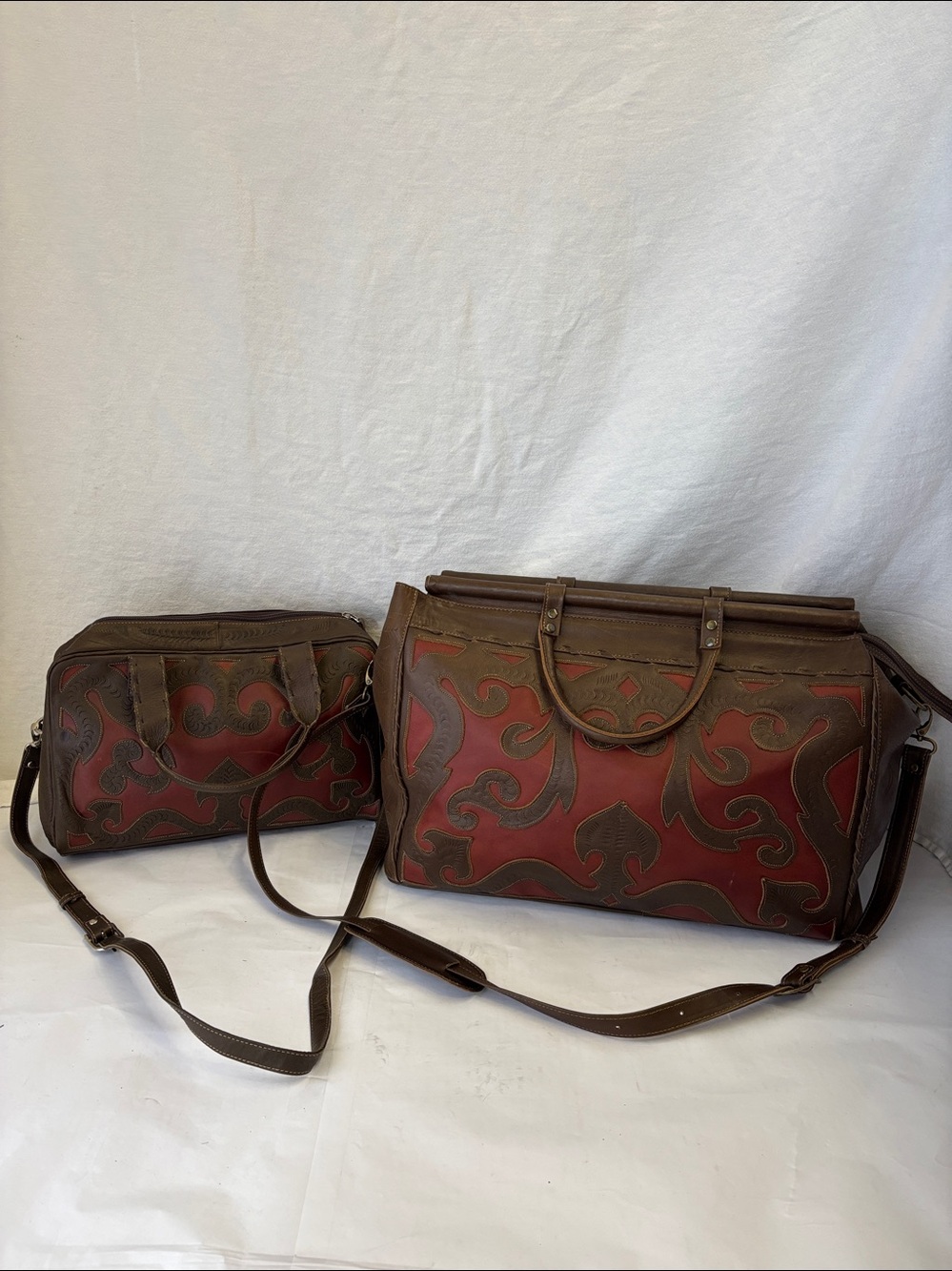 Leaders in Leather Tooled Weekender Bag 2466T & Purse 2 Piece Set
